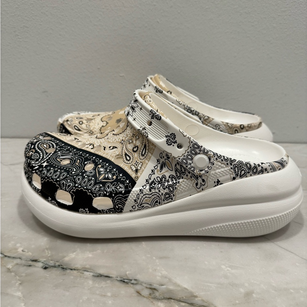 Crocs Classic Crush Bandana white parsley Print women’s 11 new clogs - Picture 1 of 11